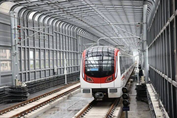 南京首条跨省地铁开通！乘客说：“我坐地铁不去哪里，就是高兴！”